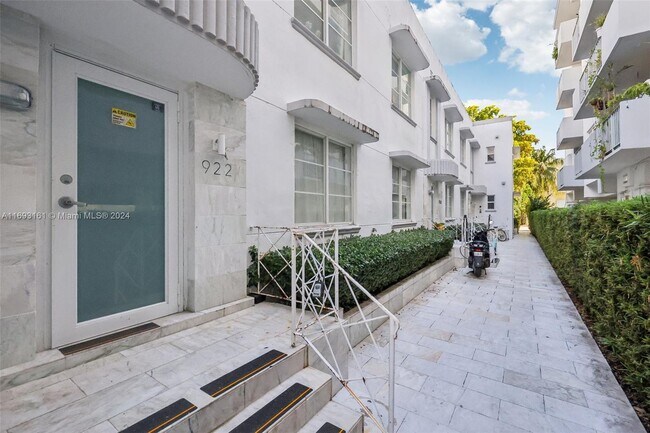 Building Photo - 922 Jefferson Ave