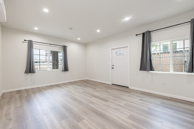 Foto del edificio - 10136 Forbes Ave