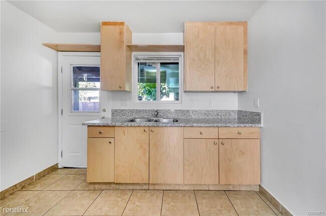 Building Photo - 2 br, 1 bath House - 14235 Sylvan St