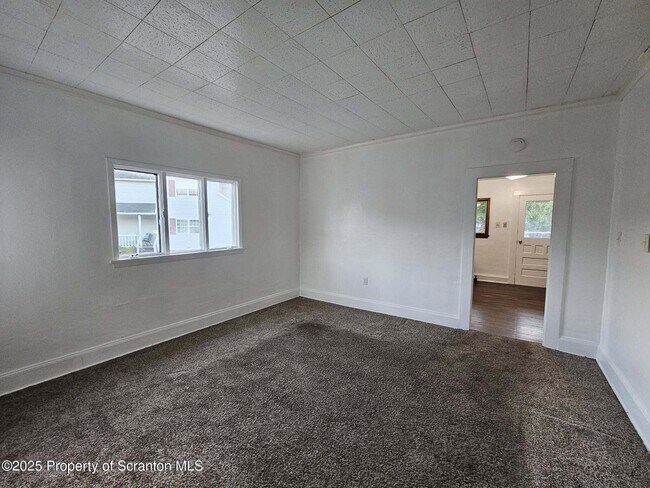 Foto del edificio - 423 E Lackawanna Ave