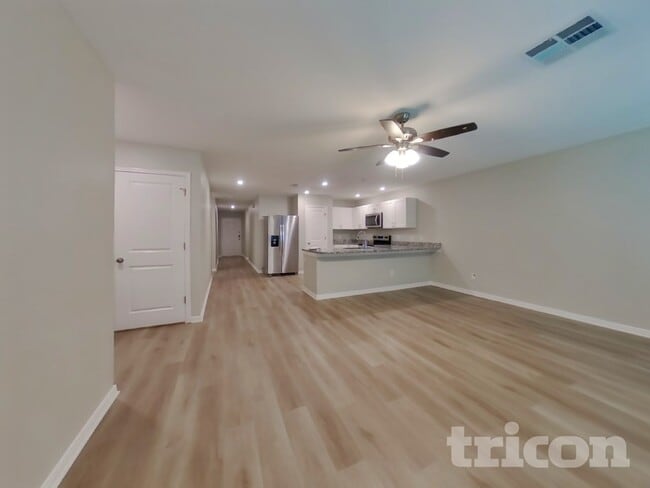 Building Photo - 10050 Cerritos dr
