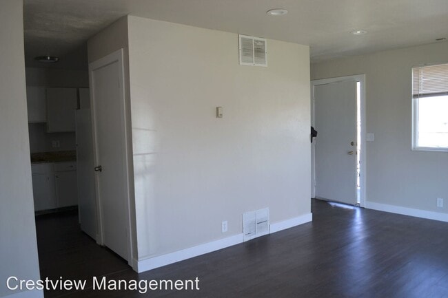 Building Photo - 579-585 Tiffany Town Dr