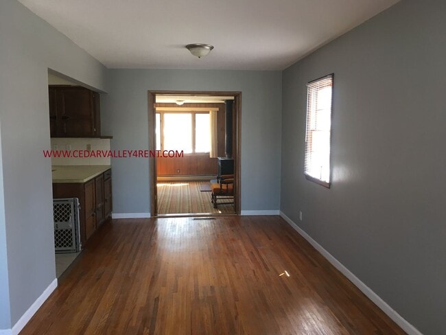 Building Photo - 1570 E Ridgeway Ave