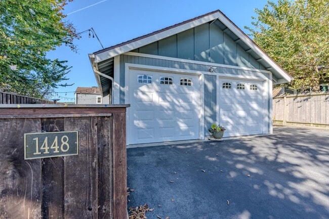 Foto del edificio - 1448 Sunshine Valley Rd