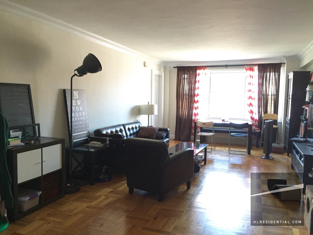 Foto principal - 6945 108th St