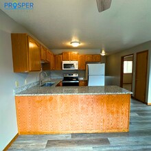 Building Photo - 862 Kari Dr