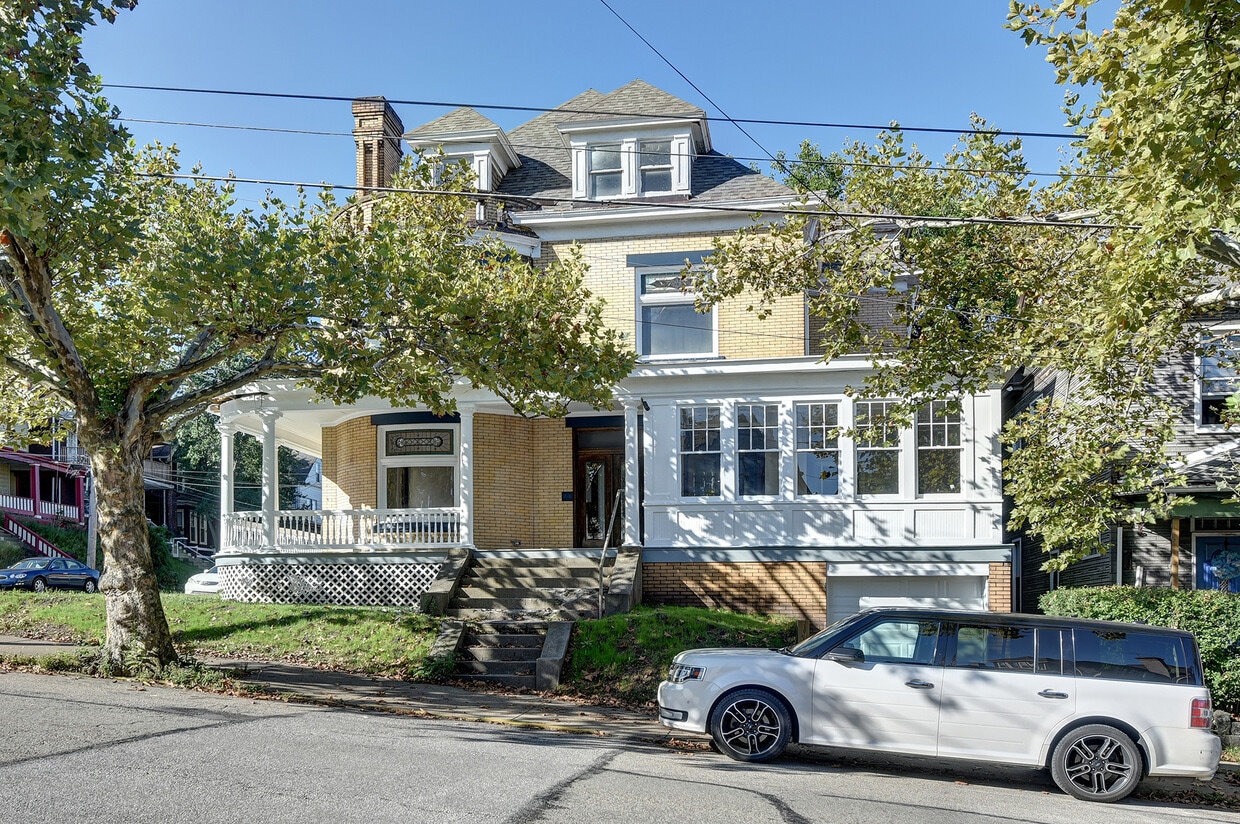 1016 McClure St, Homestead, PA 15120 House Rental in Homestead, PA