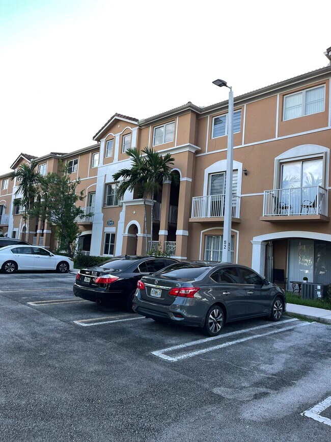 Foto del edificio - 17830 NW 73rd Ave