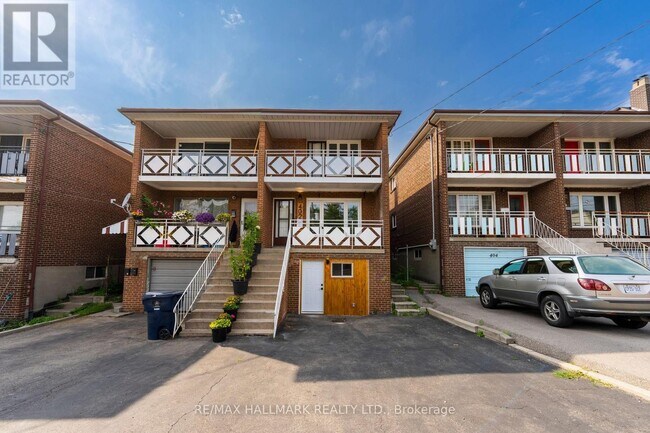 Photo du bâtiment - 402 Kingston Rd