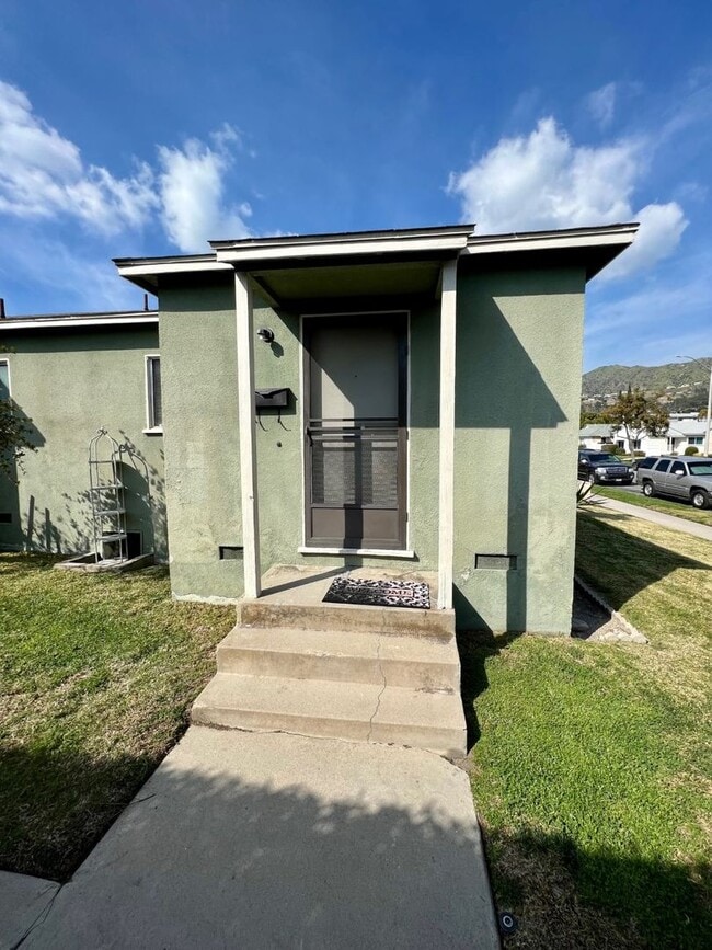 Building Photo - Brighton Properties