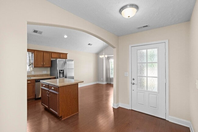 Building Photo - 1075 Campbell Ave