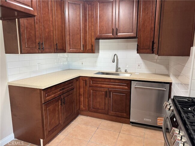 Foto del edificio - 4339 W 178th St
