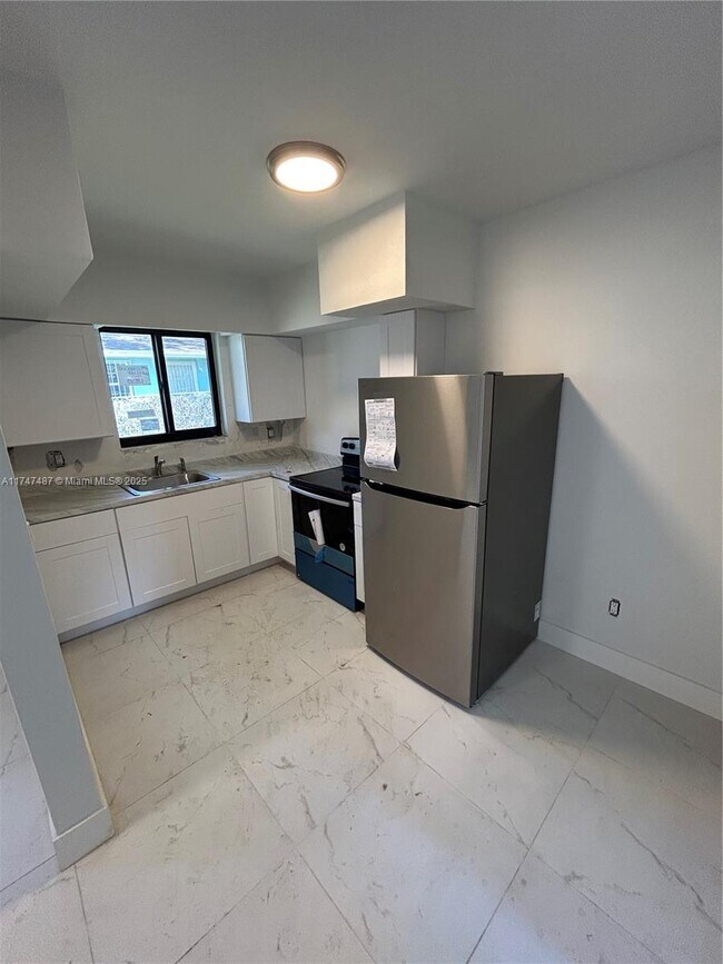 Foto del edificio - 60 NW 77th St