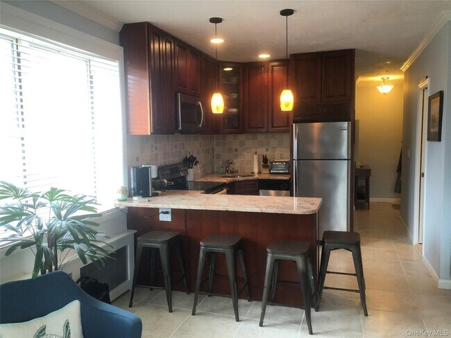 Foto del edificio - 855 E Broadway