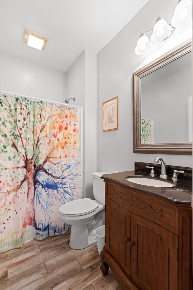 Building Photo - 2515 Bailey Ave