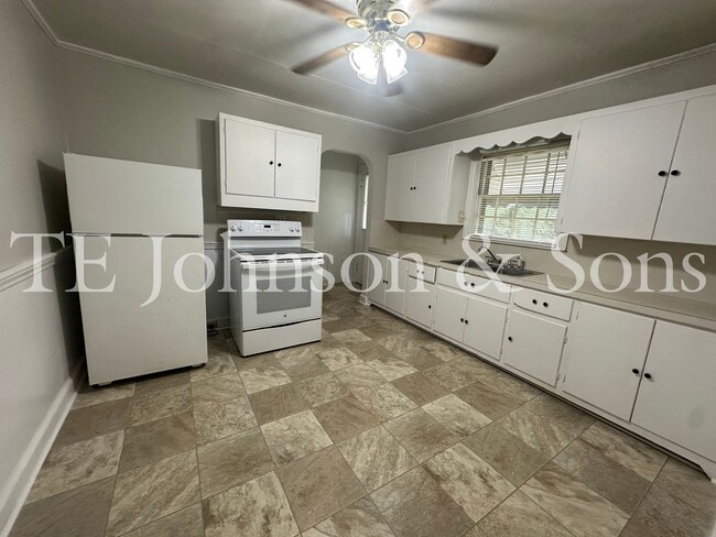 Foto del edificio - Charming 3-Bedroom Home in Knollwood/Hawth...