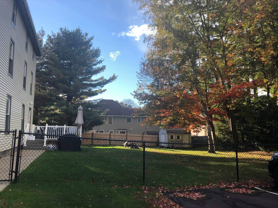 100% Fenced in yard - 140 Broadway Ave