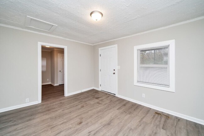Foto del edificio - 406 Forest Rd