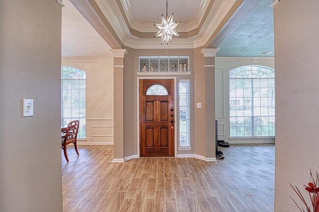 Foto del edificio - 2123 Meadow Park Cir