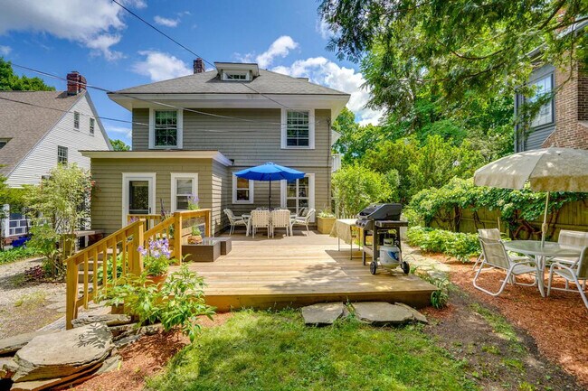 Foto del edificio - 136 Pomeroy Ave