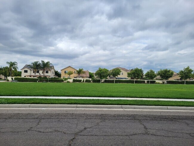 Building Photo - 1663 Eucalyptus Ct