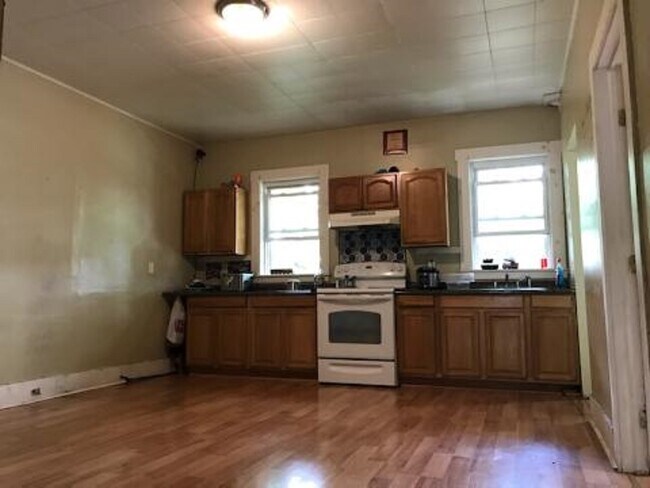 Kitchen - 835 Montello St