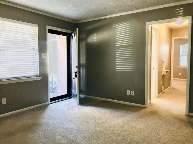 Foto del edificio - 2960 Amber Ln
