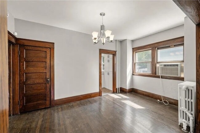 Building Photo - Updated 3 BR/1 BA Single-Family Home in St...