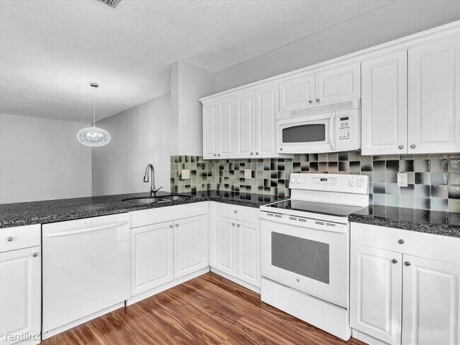 Building Photo - 2 br, 2 bath House - 6506 Via Regina