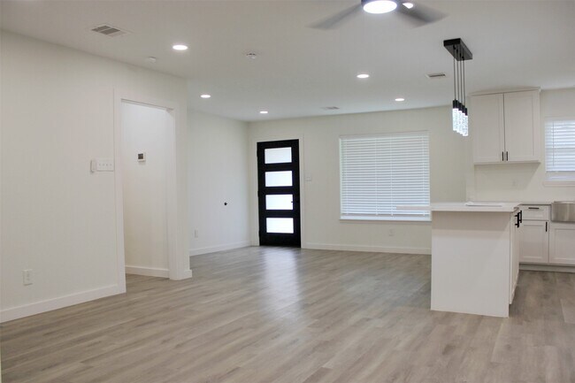 Foto del edificio - 5310 Randon Rd