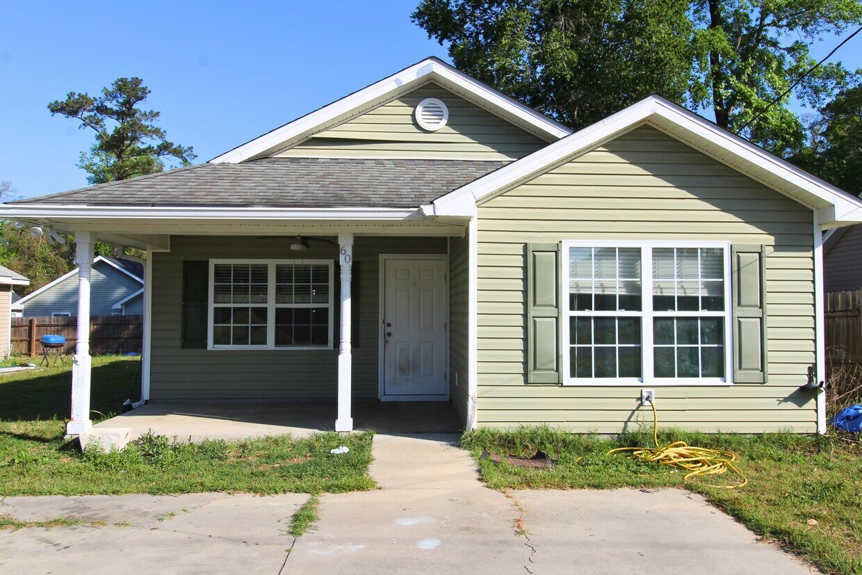 3 Bedroom Home in Wakulla Gardens Available Now - 3 Bedroom Home in Wakulla Gardens Available Now