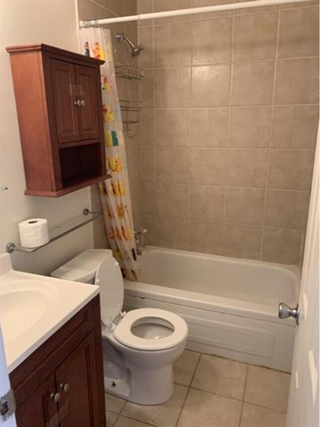 Building Photo - Lovely 2 BR home in Old Goucher