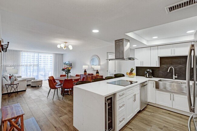 Building Photo - 600 Three Islands Boulevard