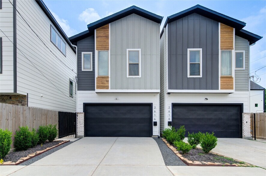 Foto principal - 2614 Dennis St