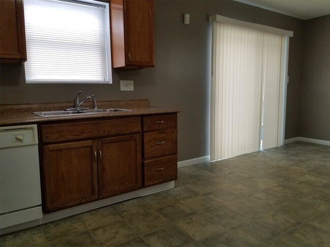 Building Photo - 3216 Walton Ave