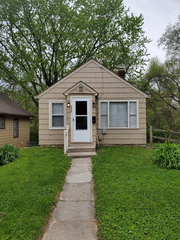 328 S Kentucky Ave, Independence, MO 64053 House Rental in Independence, MO