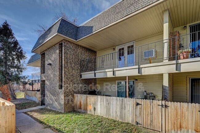 Building Photo - 4661 S Lowell Blvd