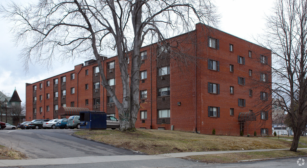 Foto del edificio - Hilltop Garden Apartments