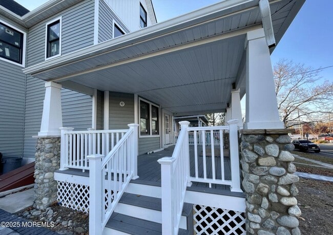 Building Photo - 700 1st Ave