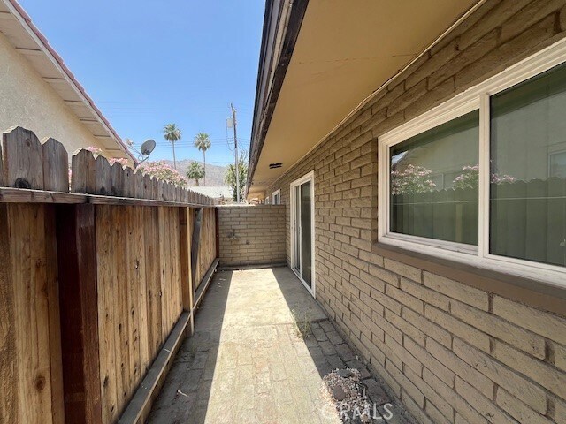 Foto del edificio - 51049 Eisenhower Dr