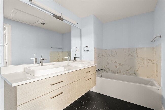 Foto del edificio - 771 Harrison Ave