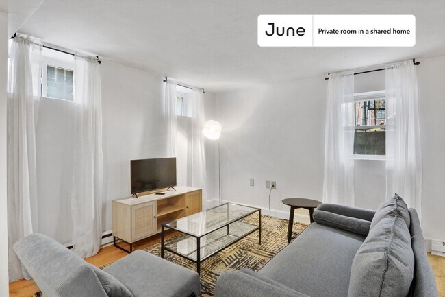Foto del edificio - Room in Shared 3 bed/1 bath home