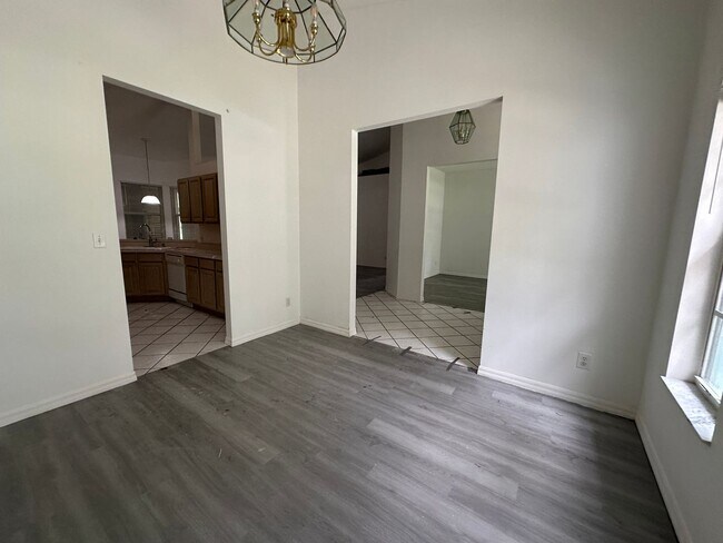 Foto del edificio - 815 Nelson Ave