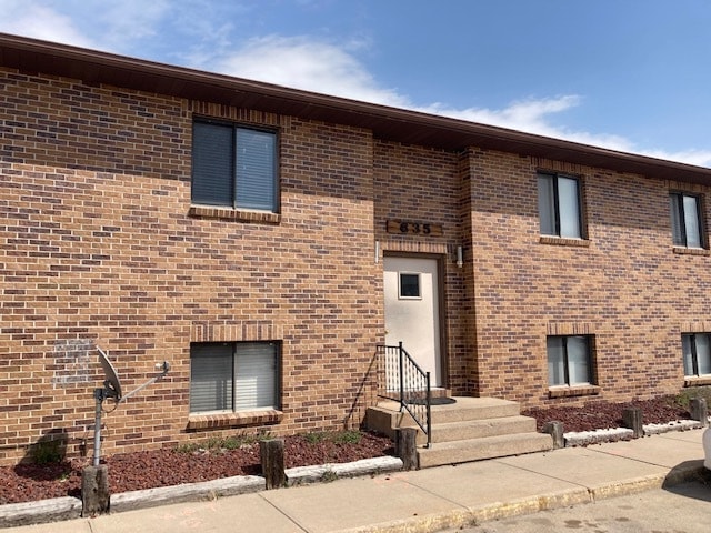 Building Photo - 635 Kennedy Dr