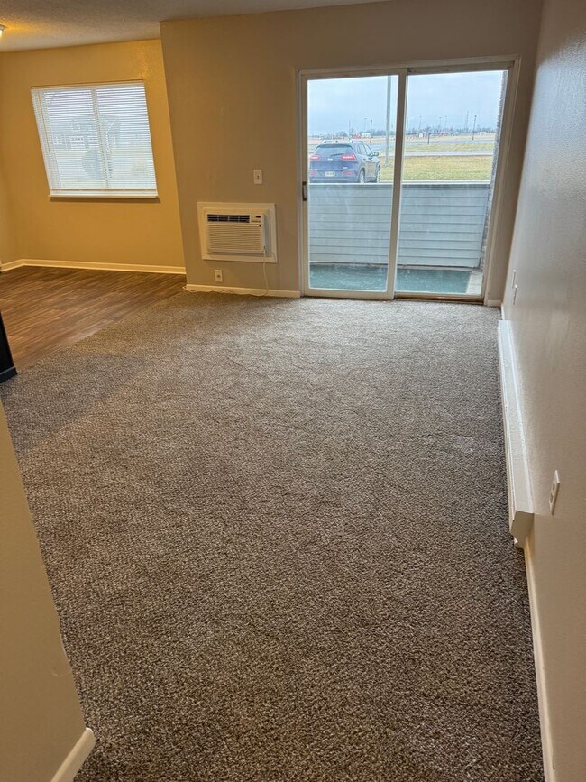 Foto del edificio - Whispering Pines