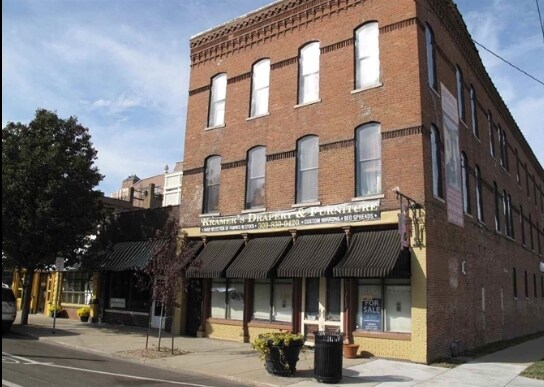 Primary Photo - 236 E Front St