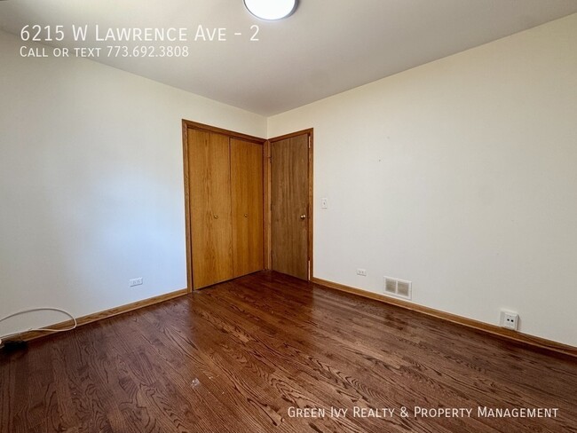 Building Photo - 6215 W Lawrence Ave