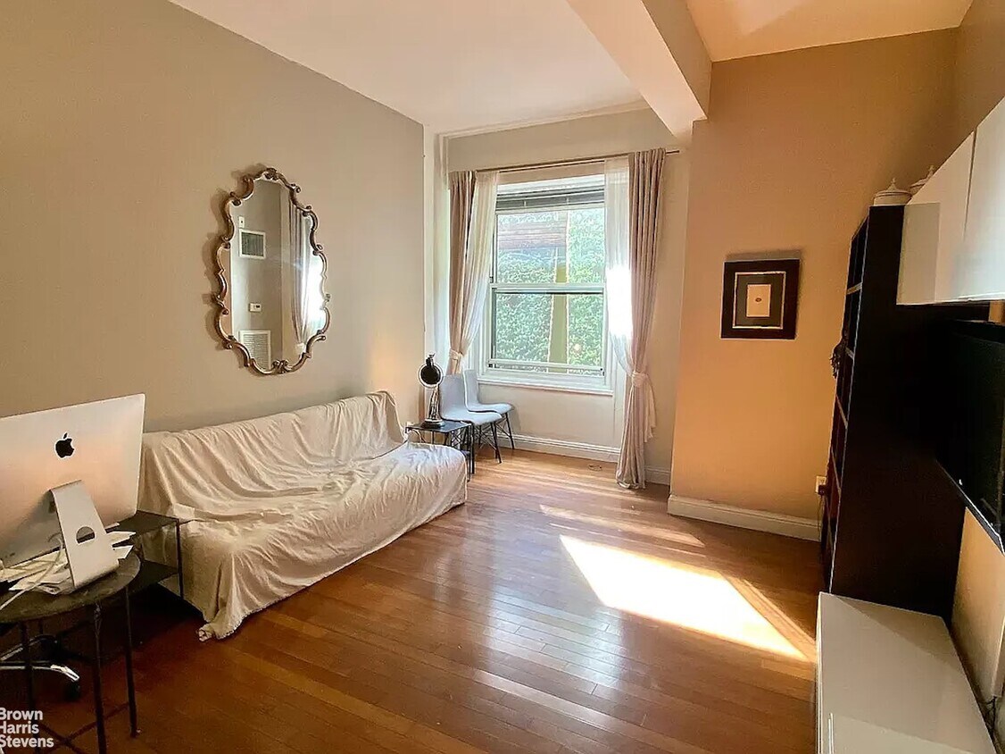 88 Greenwich St Unit 629, New York, NY 10006 Room for Rent in New York, NY