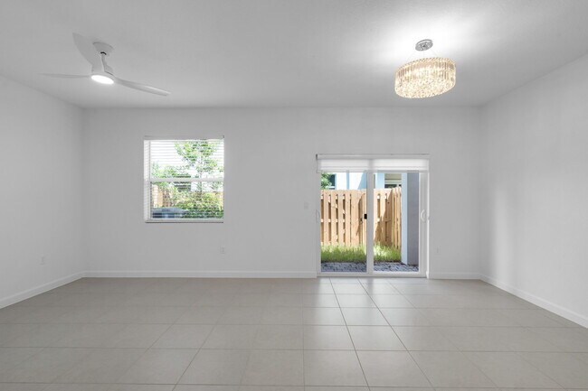 Foto del edificio - 105 SW 184th Pl