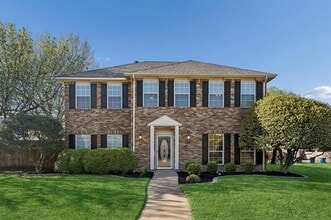 Building Photo - 2 Rivercrest Ct